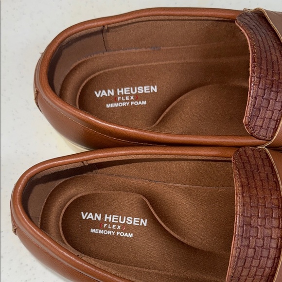 Van Heusen Men's Tan Woven Loafer’s size 10.5 - Picture 4 of 10